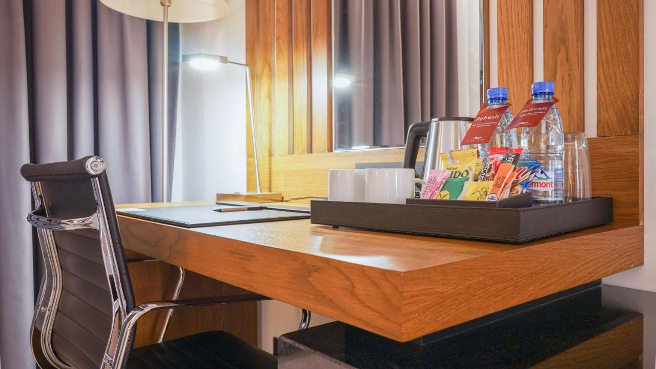 Star Land Hotel Bastos Яунде Экстерьер фото