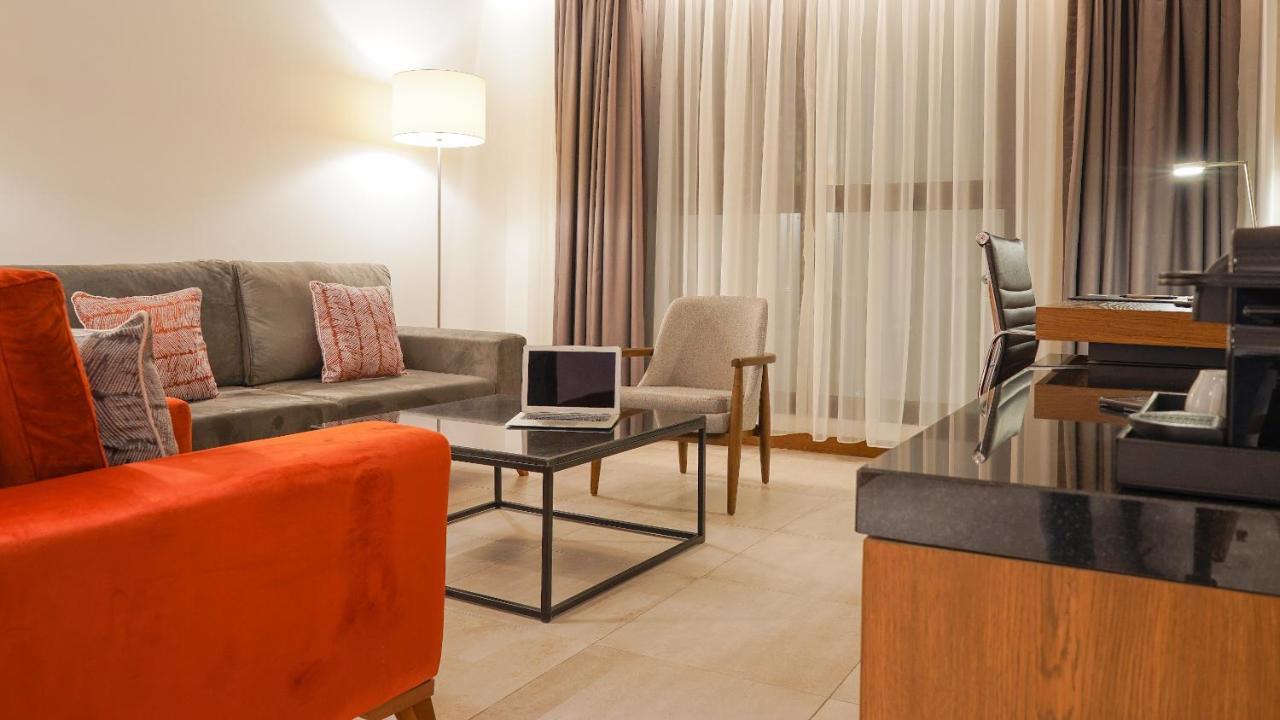 Star Land Hotel Bastos Яунде Экстерьер фото
