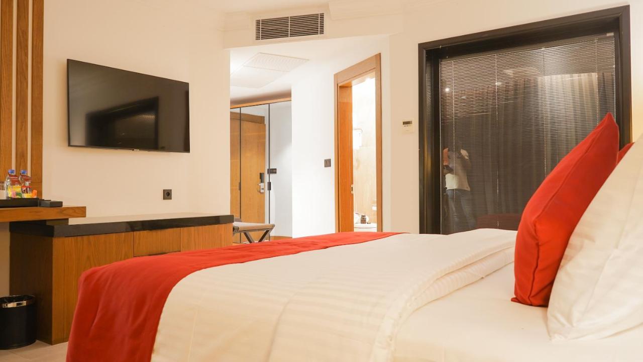 Star Land Hotel Bastos Яунде Экстерьер фото