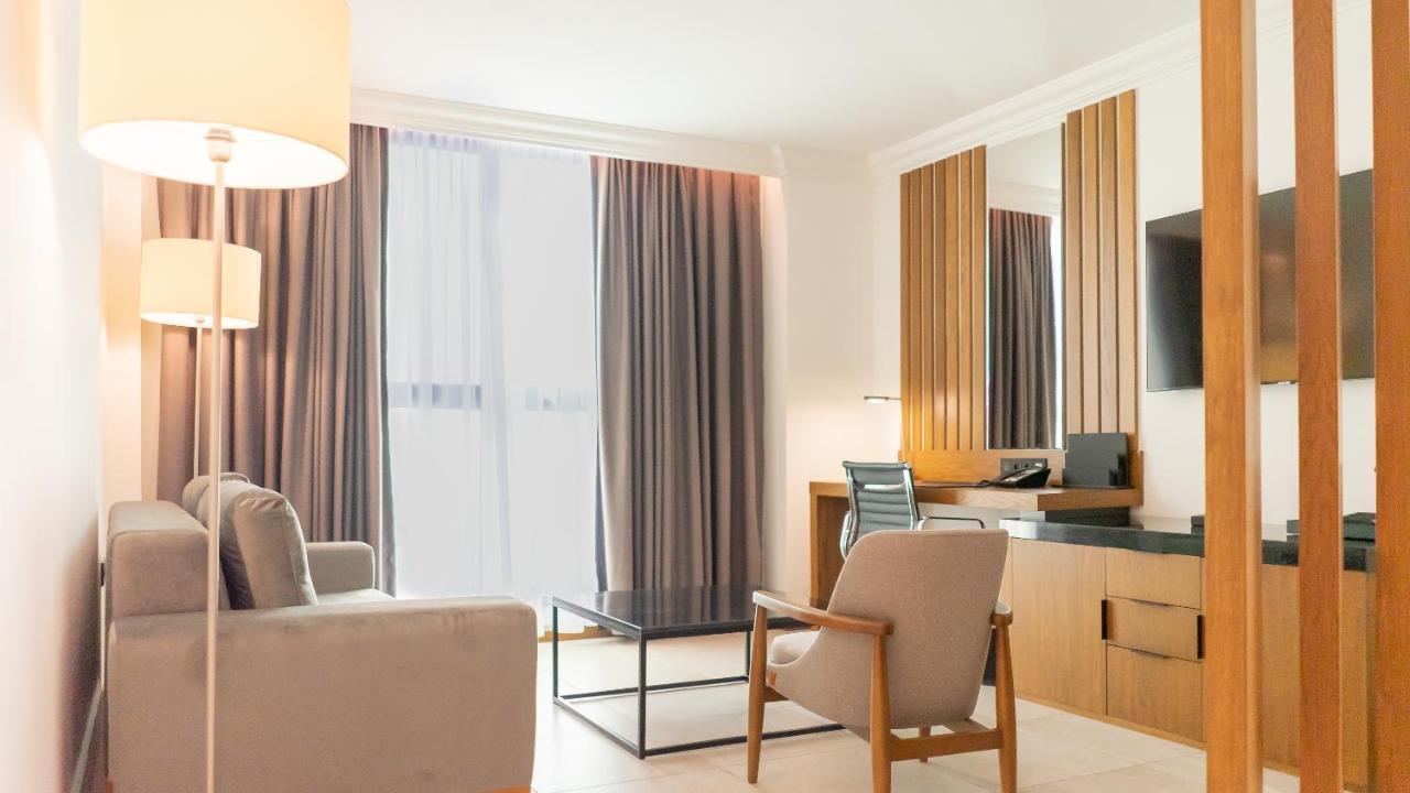 Star Land Hotel Bastos Яунде Экстерьер фото
