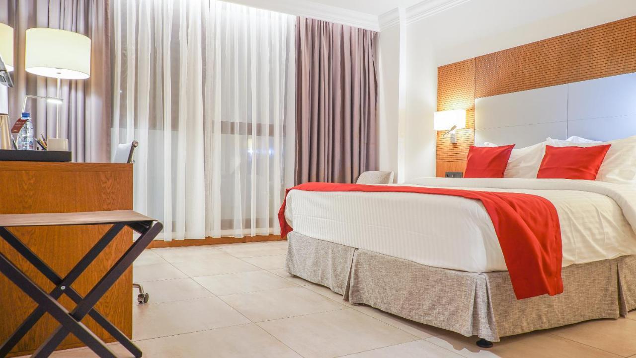 Star Land Hotel Bastos Яунде Экстерьер фото