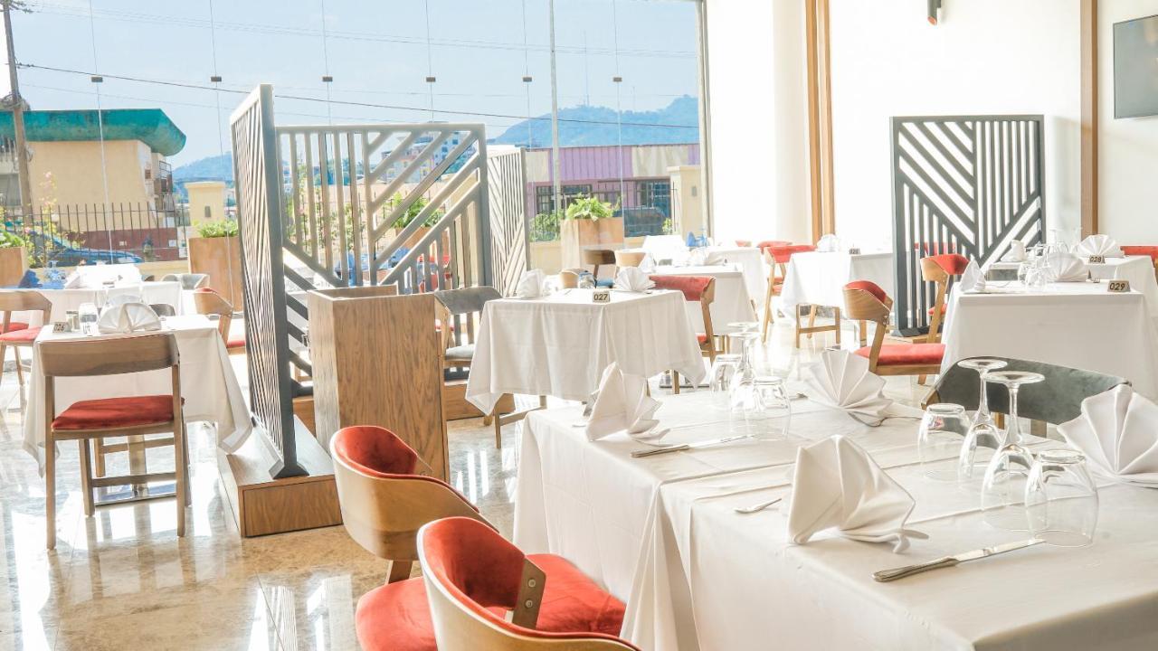 Star Land Hotel Bastos Яунде Экстерьер фото