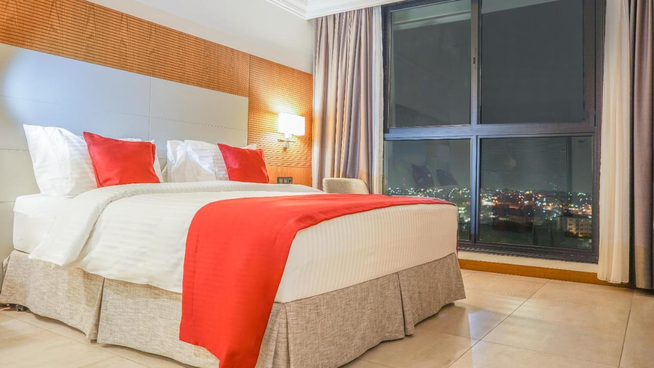 Star Land Hotel Bastos Яунде Экстерьер фото